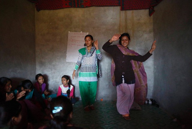 Женщин Непала раз в месяц выгоняют из дома