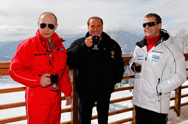 Медведев счел длинные новогодние каникулы вредными для экономики