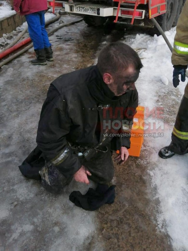 Пожарный погиб, трое пострадали при взрыве газа в Подмосковье