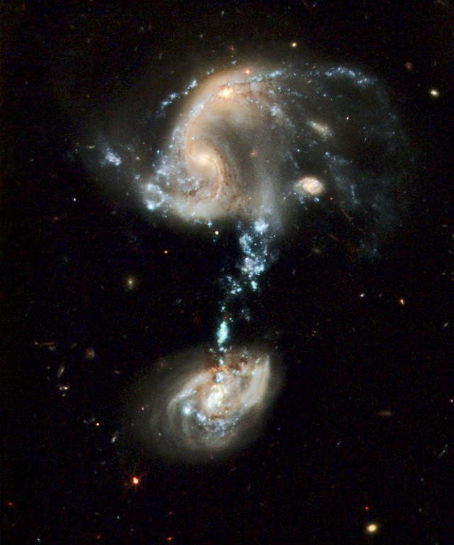 Столкновение галактик - самый грандиозный процесс во Вселенной