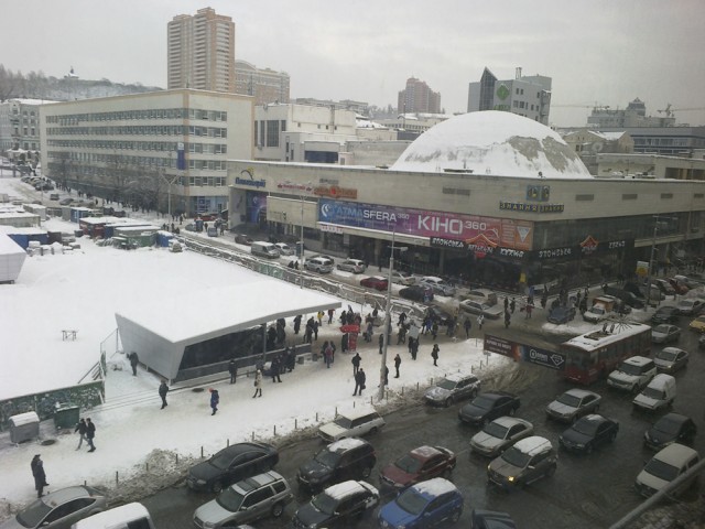 Киевский мер предложил жителям самим убрать снег