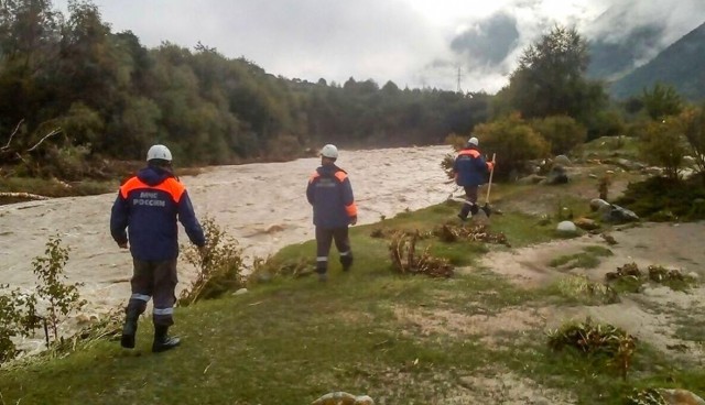 Автомобиль вылетел в реку в Тыве, 10 погибших