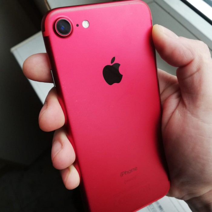 Продам iphone 7 Black&Red edition