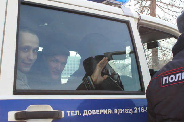 В Архангельске задержали десять участников бессрочной акции против строительства мусорного полигона в Шиесе