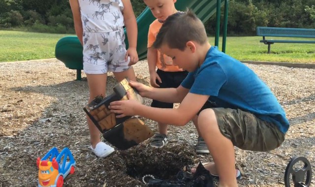 Дети нашли «настоящий» клад на детской площадке