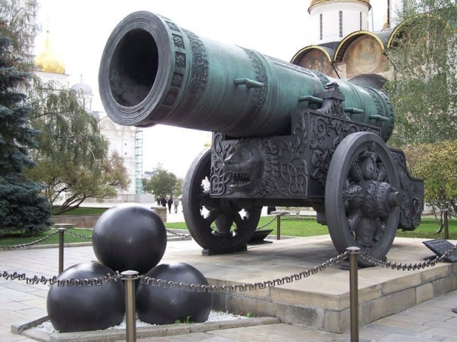Царь-пушка - вовсе не пушка: что на самом деле стоит в Кремле