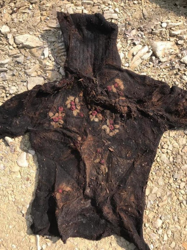 В лесу под Новороссийском нашли останки женщины в черном платье и браслете из черных бусин