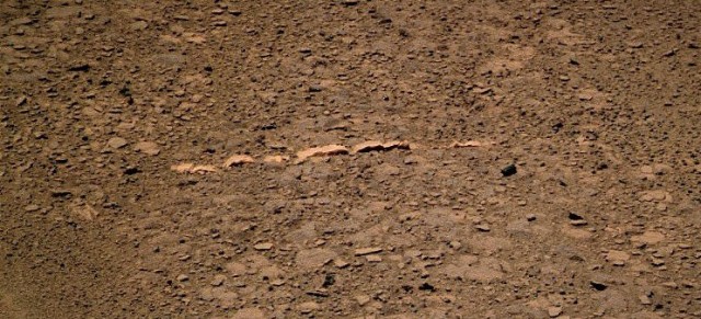 Марсоход нашел на Марсе «кирпичи»