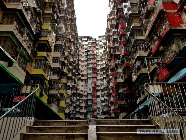 Обычный спальный район в Гонконге