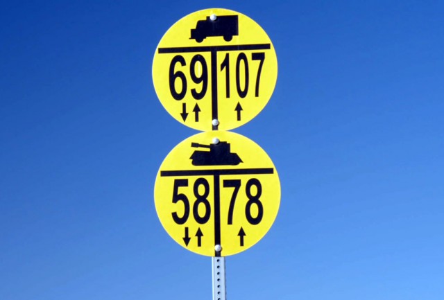 Что обозначает этот американский дорожный знак?