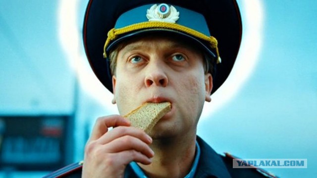 В Якутске полицейский нашел 100 тысяч рублей и вернул их владельцу