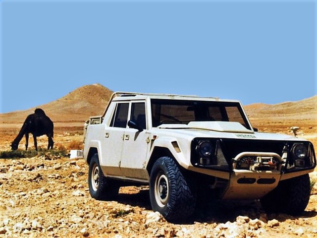 Lamborghini LM002: очень итальянская истори