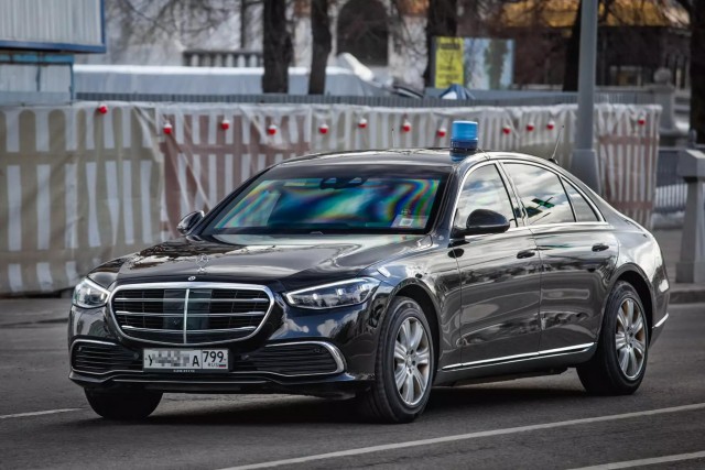 У российских спецслужб появился «санкционный» броневик Mercedes за миллион евро