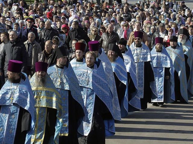 Жители Новосибирска собирают подписи против религиозных шествий в центре города