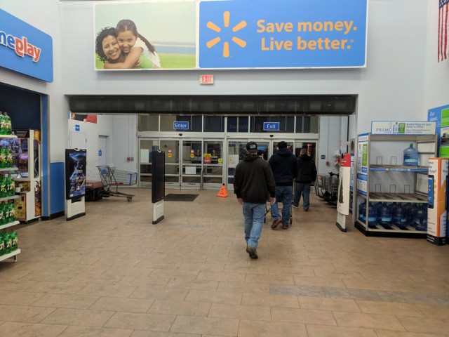 Покупка продуктов в США: сеть магазинов Walmart