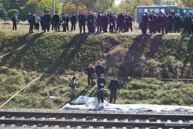 Столкновение поезда с автобусом в Днепропетровске