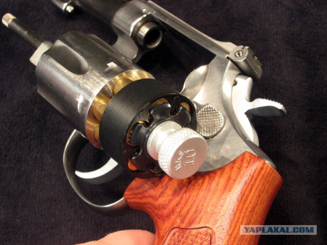 Револьвер Smith & Wesson