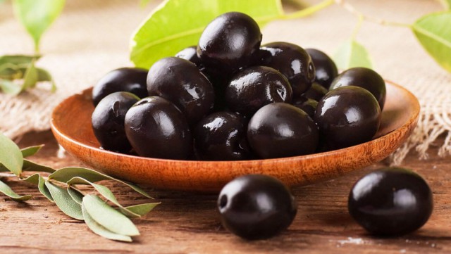 Как получаются черные оливки?