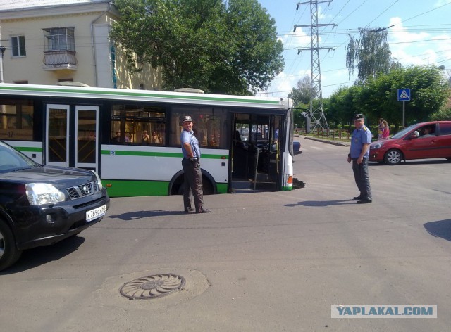 Ливень смыл часть трассы Тюмень-Ханты-Мансийск