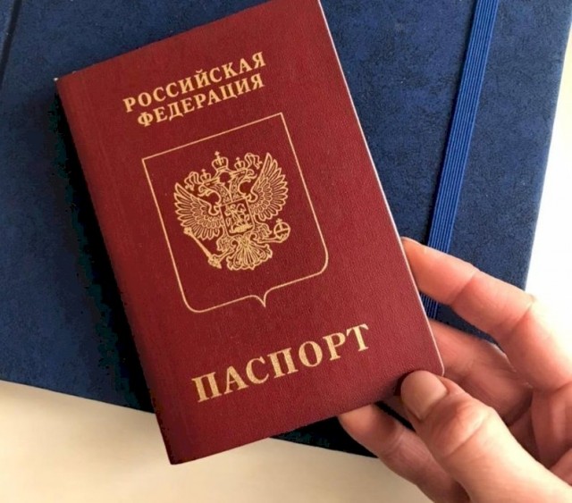 Осталась без отдыха: екатеринбурженку не выпустили из России из-за неточностей в паспорте