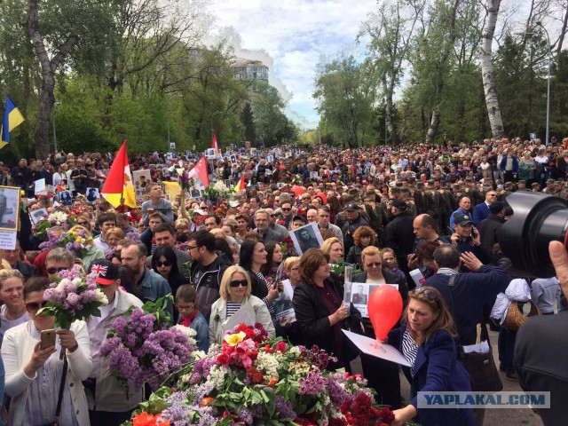 "Бессмертный полк" шагает по Одессе.