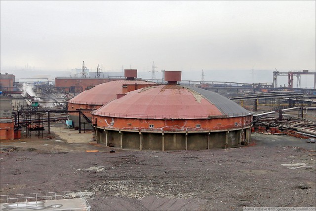 Медный завод в Норильске