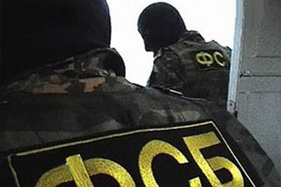 ФСБ проводит обыски на квартирах крымских