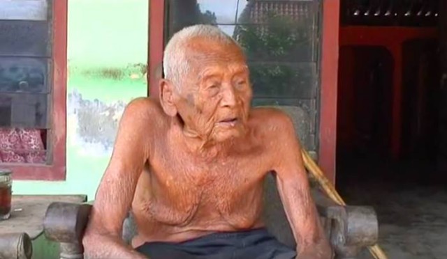 Дедушка, утверждающий, что ему 145 лет, говорит, что уже готов умереть