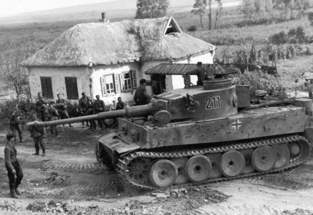 История одной фотографии: Тигры 2./s.Pz.Abt. 503 в с.Беломестном и на трассе M2 в середине июля 1943