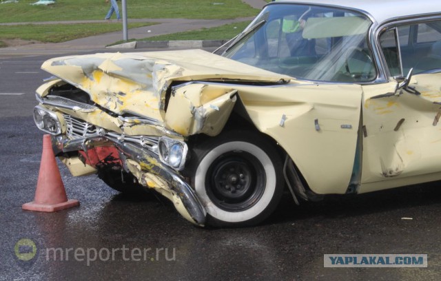 Chevy Impala 67 года безопасная машина! Проверено в ДТП... Но раритет жаль!