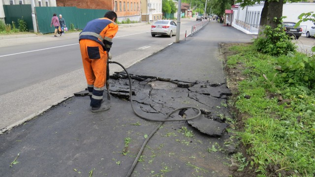 Во Владимире тротуар пометили надписью «Сделано без отката!»