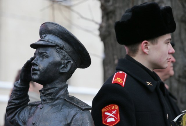 "Офицеры": В Москве появился памятник героям
