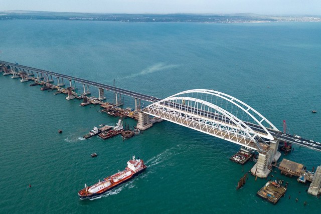 Строительство Крымского моста уместили в трехминутное видео