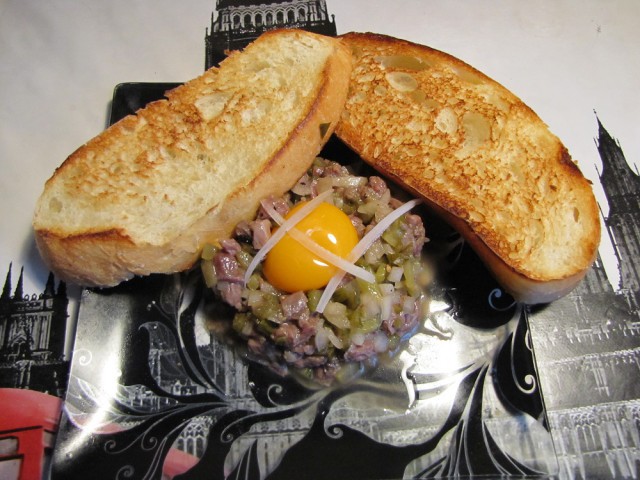 Тартар (tartare de boeuf)