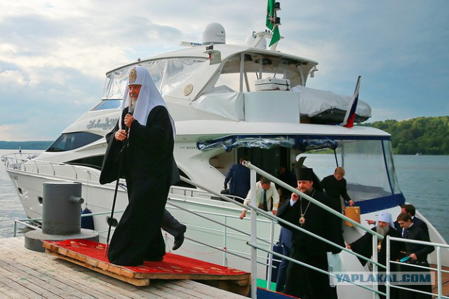 Патриарх РПЦ Кирилл осудил стремление жить богато