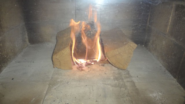 Метод, который позволит дровам гореть дольше