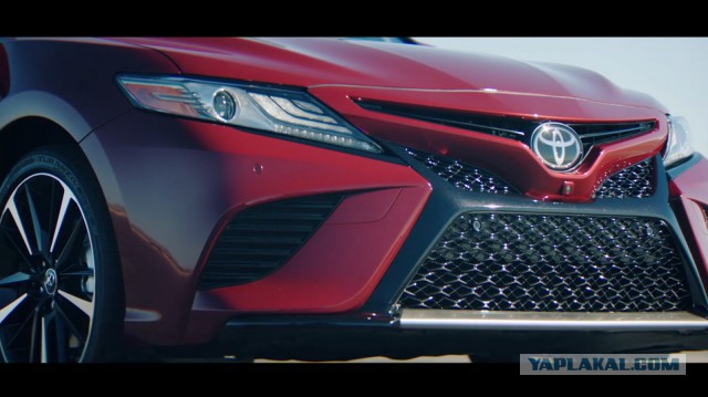 Toyota Camry 2018. Представлено новое поколение.