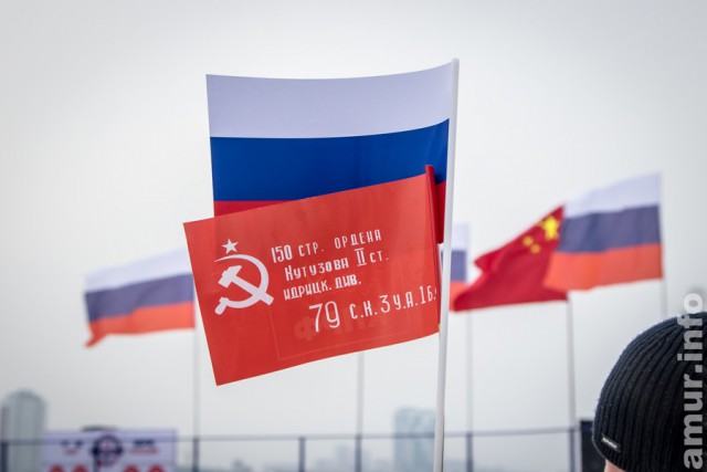 Международный матч по хоккею проходит на границе России и Китая