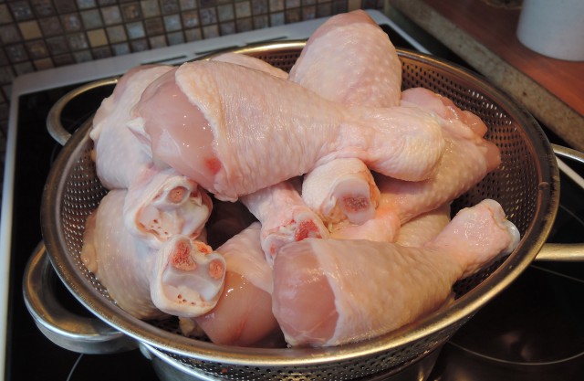 Куриные голени в стиле "чупа-чупс"