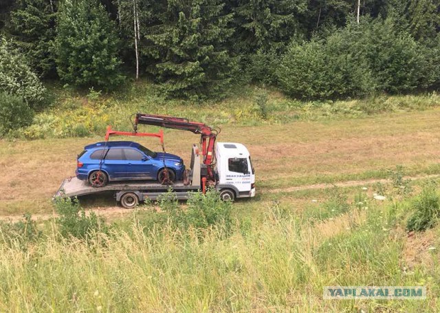 ГАИ преследовала BMW X5 M на скорости 250 км/ч.