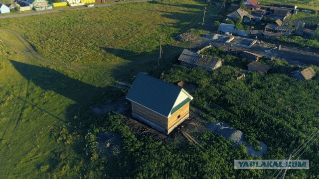 Предприниматель из Питера строит бесплатные дома в родной деревне. Переезжайте!