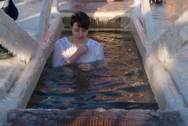 25 лучших девушек, купающихся на Крещение