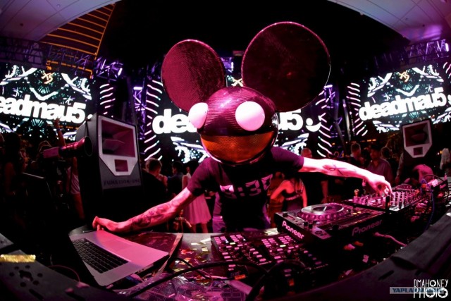 Маска deadmau5 своими руками