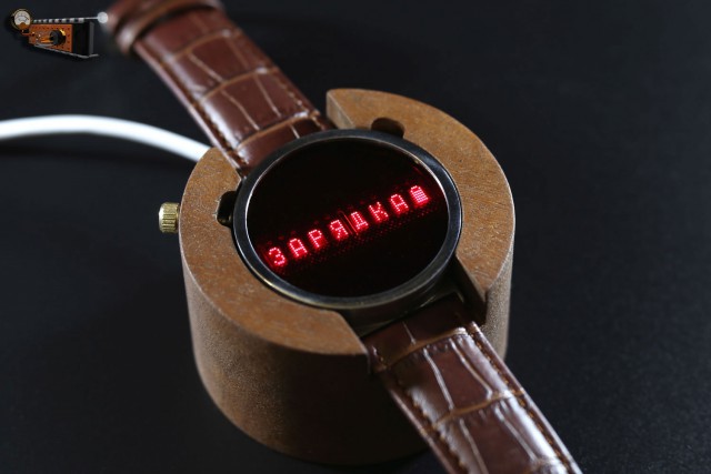 Наручные часы в стиле советской "Электроники"