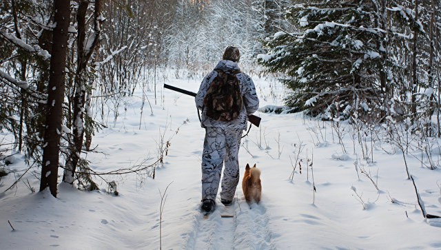Настоящий друг:  Пермский охотник десять часов шел на лыжах за помощью для друга
