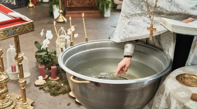 Более половины россиян считают, что крещение нужно проходить в детском возрасте