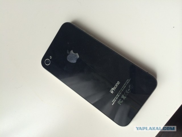 Продам iPhone 4.