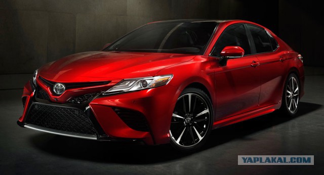 Toyota Camry 2018. Представлено новое поколение.