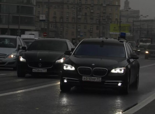 Купил BMW, купил блатные номера... Обиделся, что не пропустили!