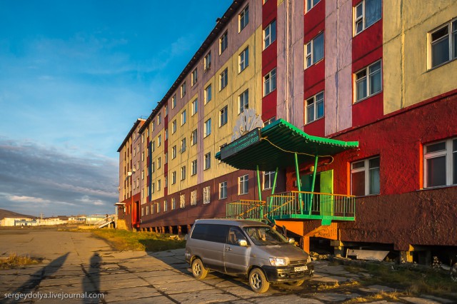 Чем выживает самый северный порт России